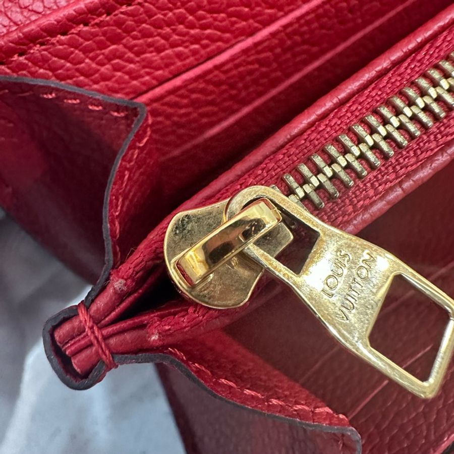 LV m61181 紅色牛皮壓紋金釦信封長夾 sarah-22