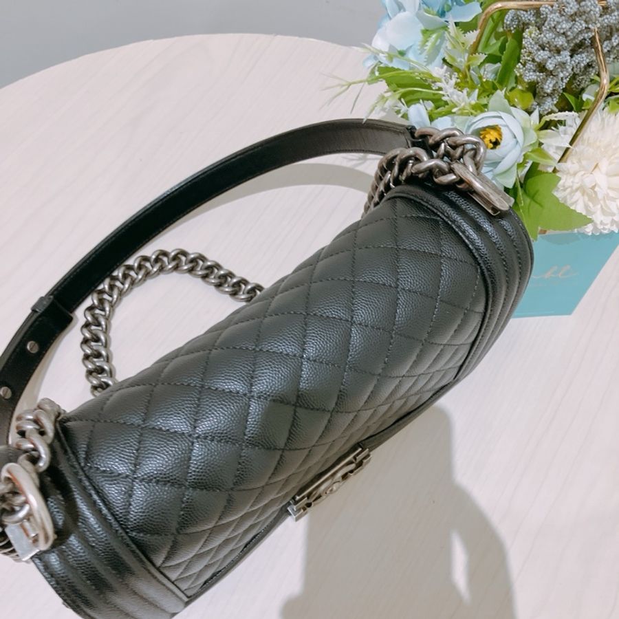 TK1789 CHANEL 香奈兒中號翻蓋式鍊帶包包BOY MEDIUM 25CM HANDBAGS-24