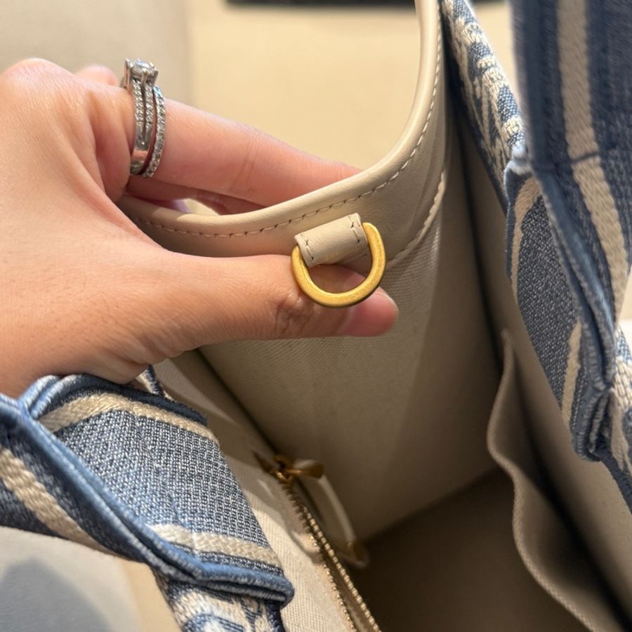 限量款 藍牛仔 奶白牛皮 Dior Book Tote 中型托特包-10