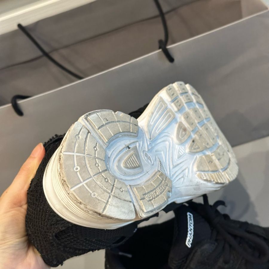 44碼全配25年台灣購入❤️ #balenciaga #運動鞋 #休閒鞋 #布鞋 #phantom-24
