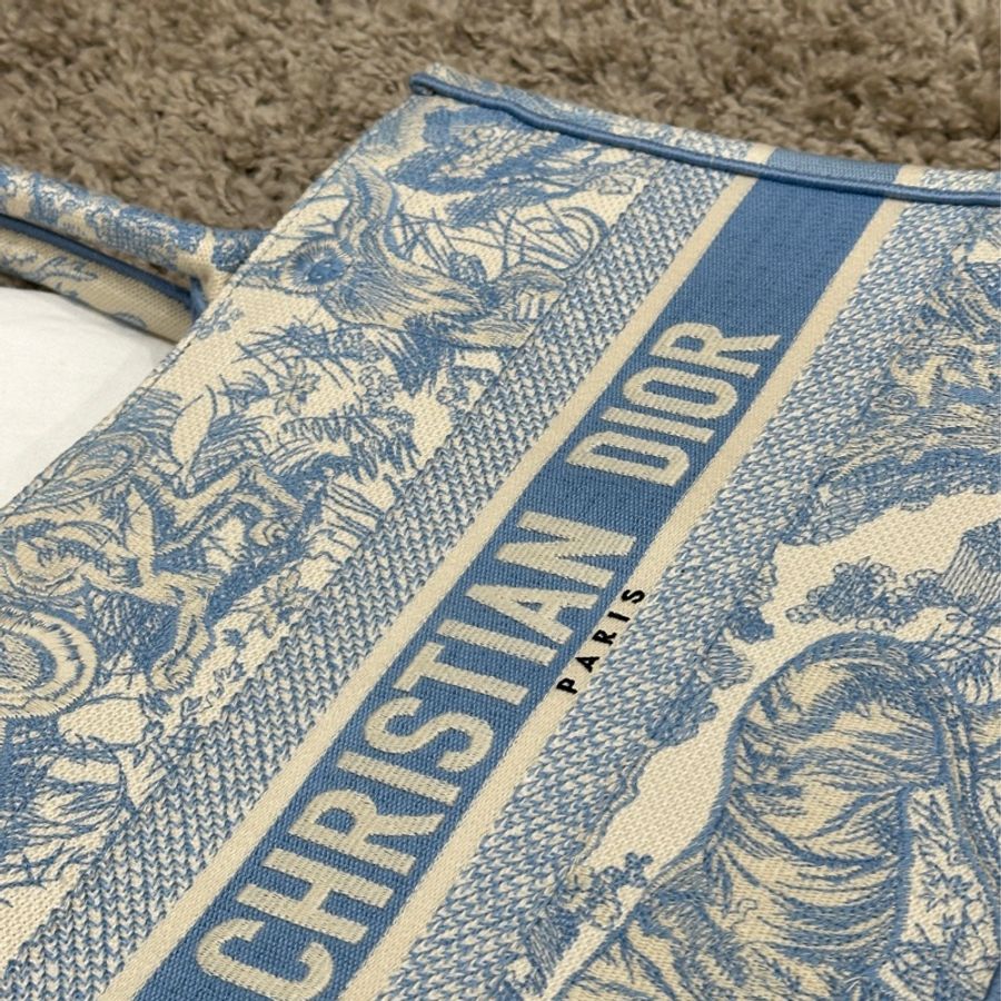 Dior booktote Toile de Jouy 刺繡-7