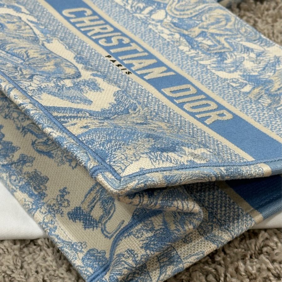 Dior booktote Toile de Jouy 刺繡-11