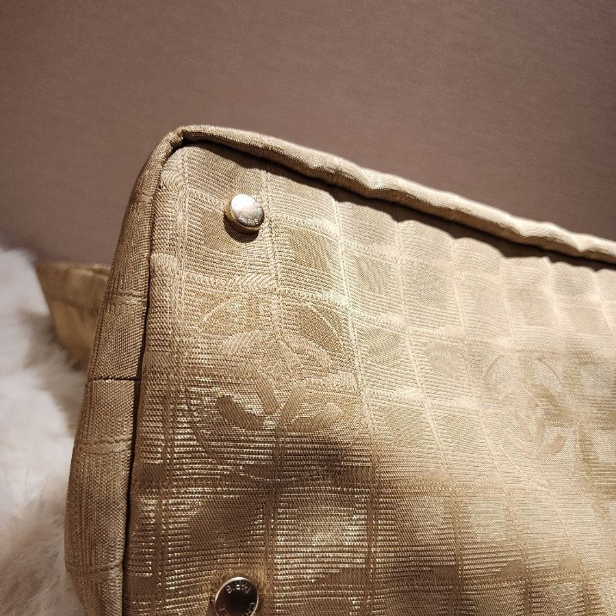 Chanel 特大機場拖特包-1