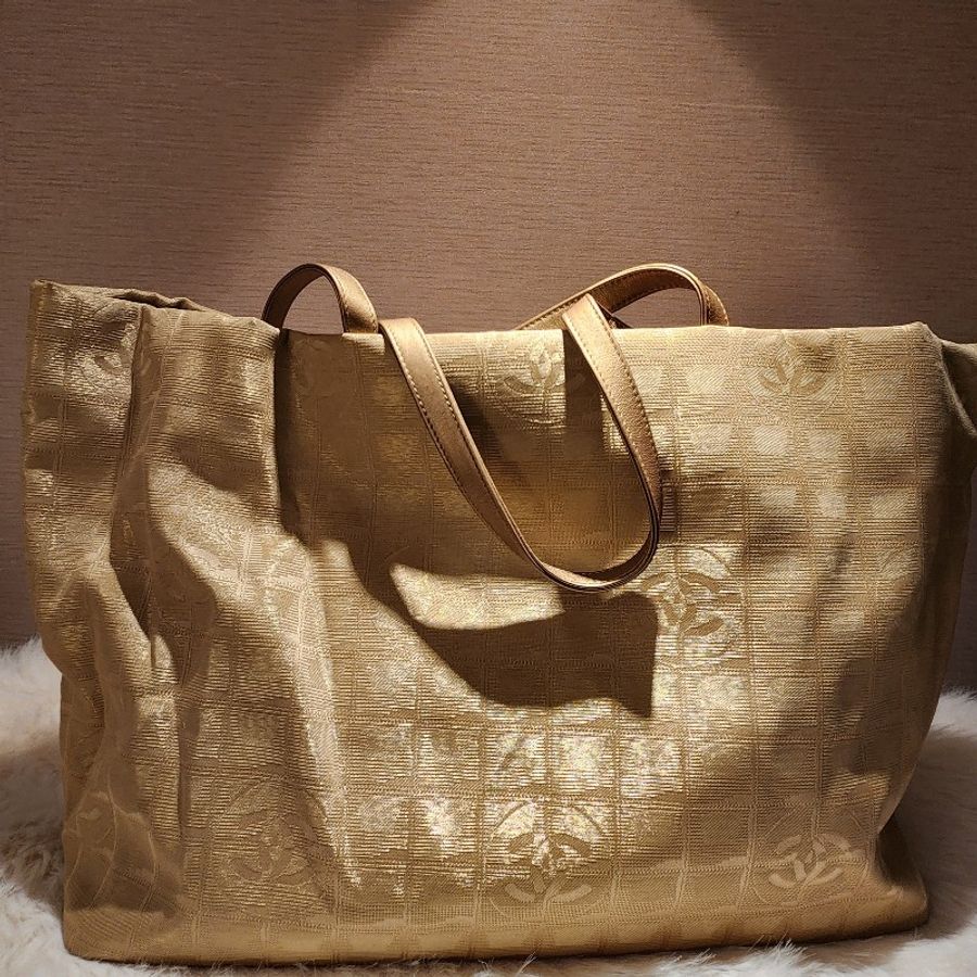 Chanel 特大機場拖特包-10