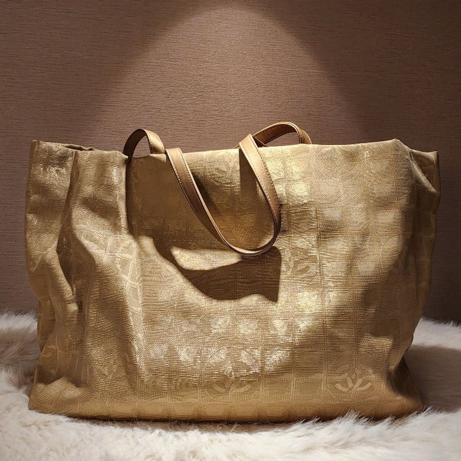 Chanel 特大機場拖特包-16
