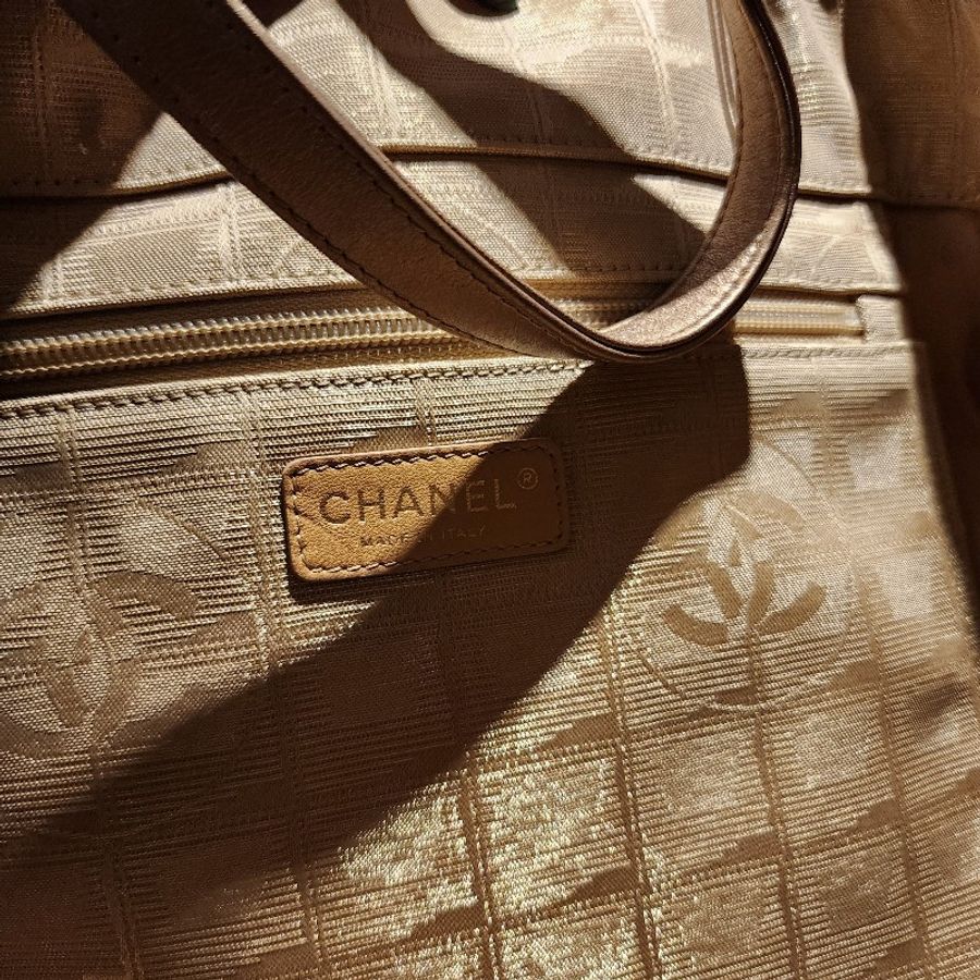 Chanel 特大機場拖特包-26