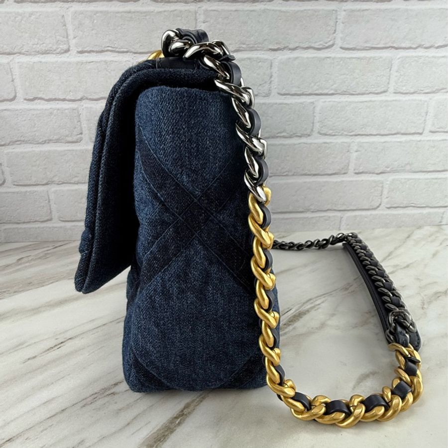 香奈兒CHANEL 19系列經典雙C LOGO菱格紋單寧布 金色鍊帶 中號 手提/肩背/ 斜背包(牛仔深藍色)-12