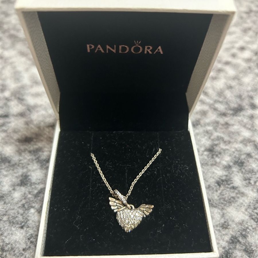 PANDORA密鑲心型天使之翼-1