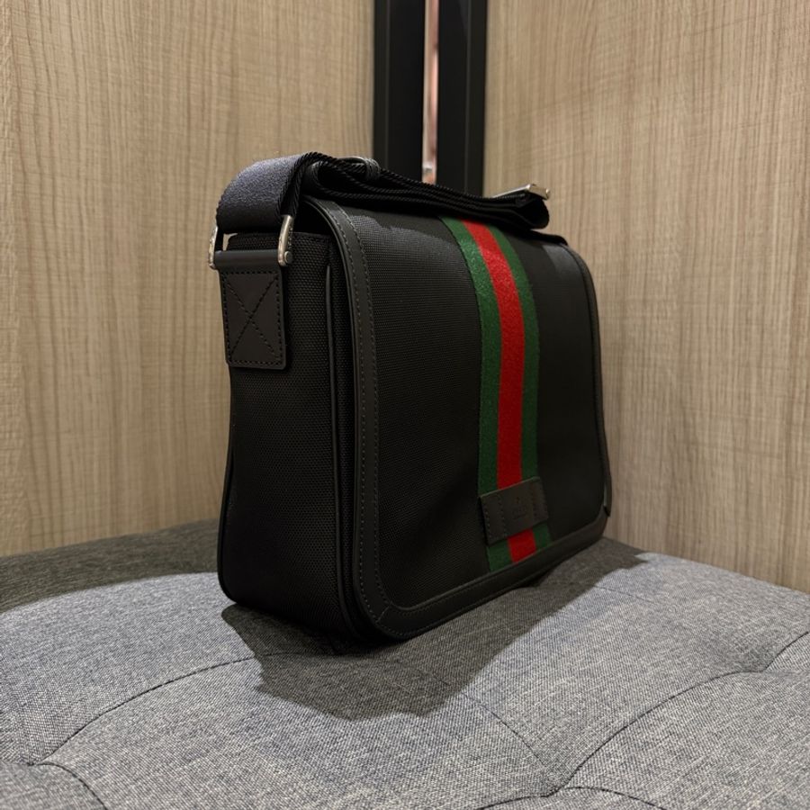 GUCCI 630921 黑色帆布黑皮革拼綠紅綠織帶掀蓋斜背包 書包-2