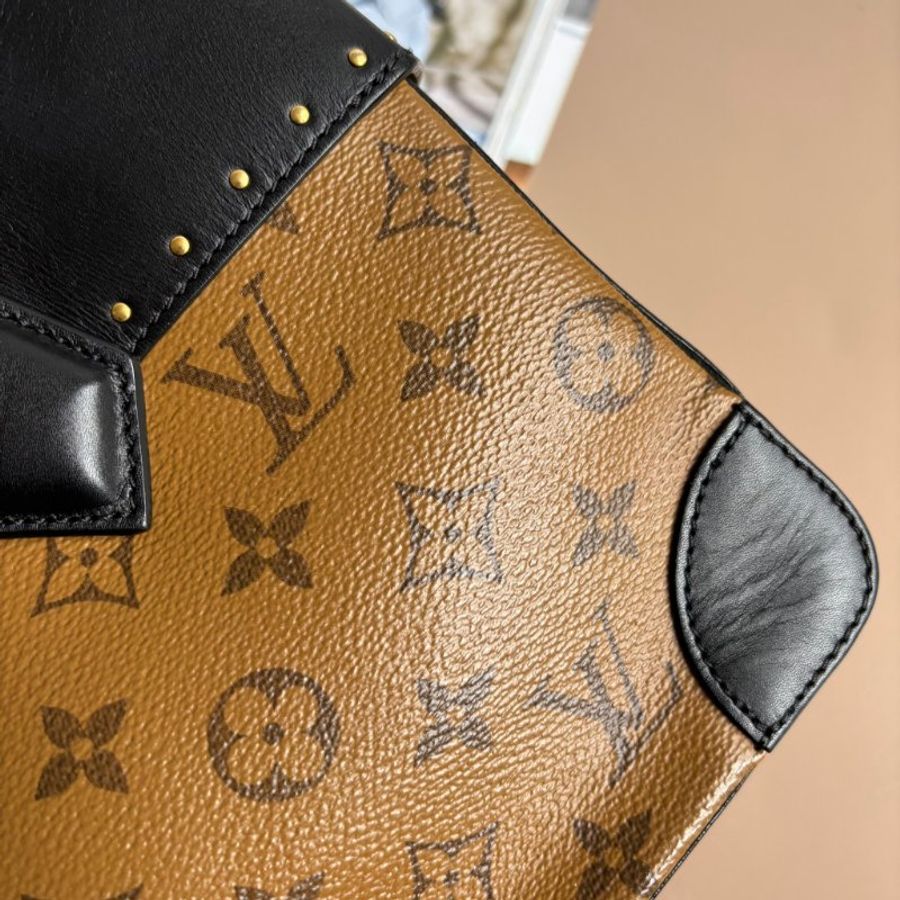 ::Louis Vuitton:: M43595 City Malle淺棕色花紋拼接黑色牛皮手提兩用包 斜背包-22