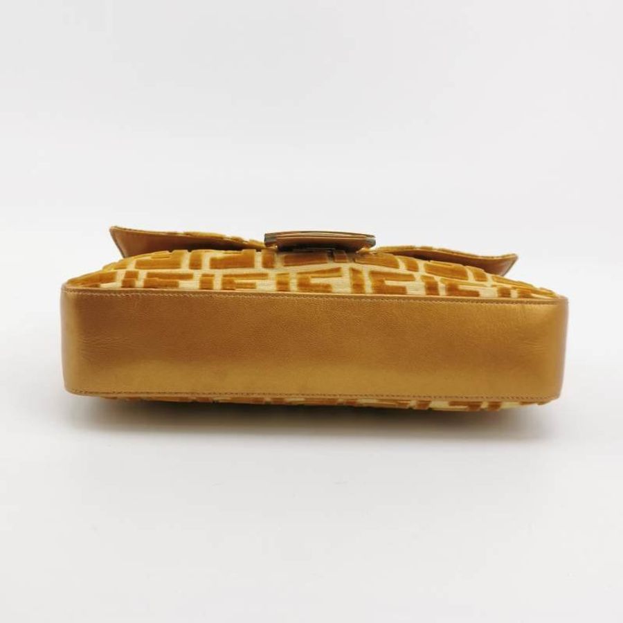 Fendi Baguette 法棍包 中號 羊皮 絨布 老花 雙F扣環 單肩包-5