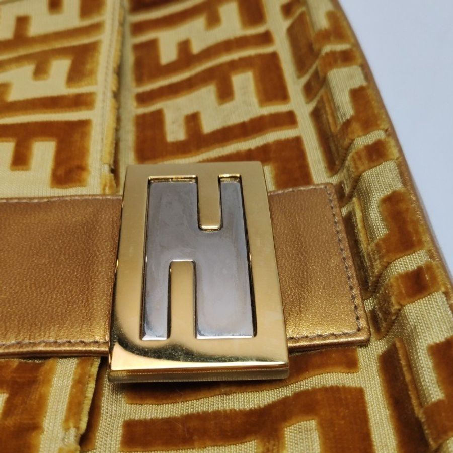 Fendi Baguette 法棍包 中號 羊皮 絨布 老花 雙F扣環 單肩包-14