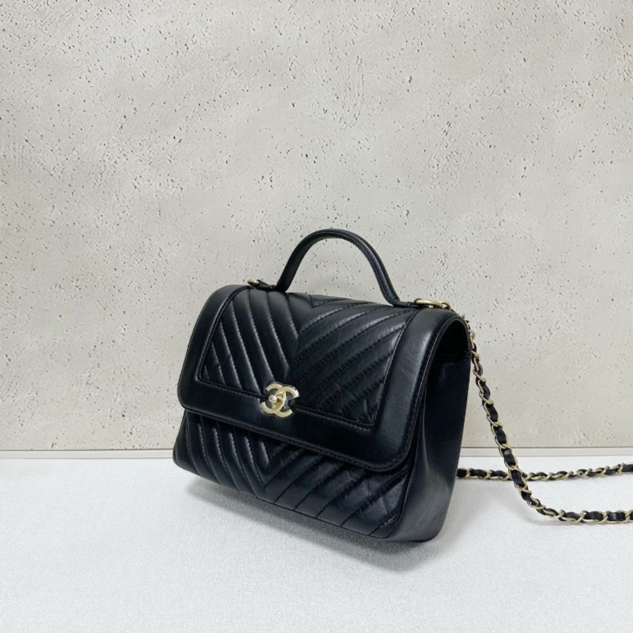 Chanel handle flap-2