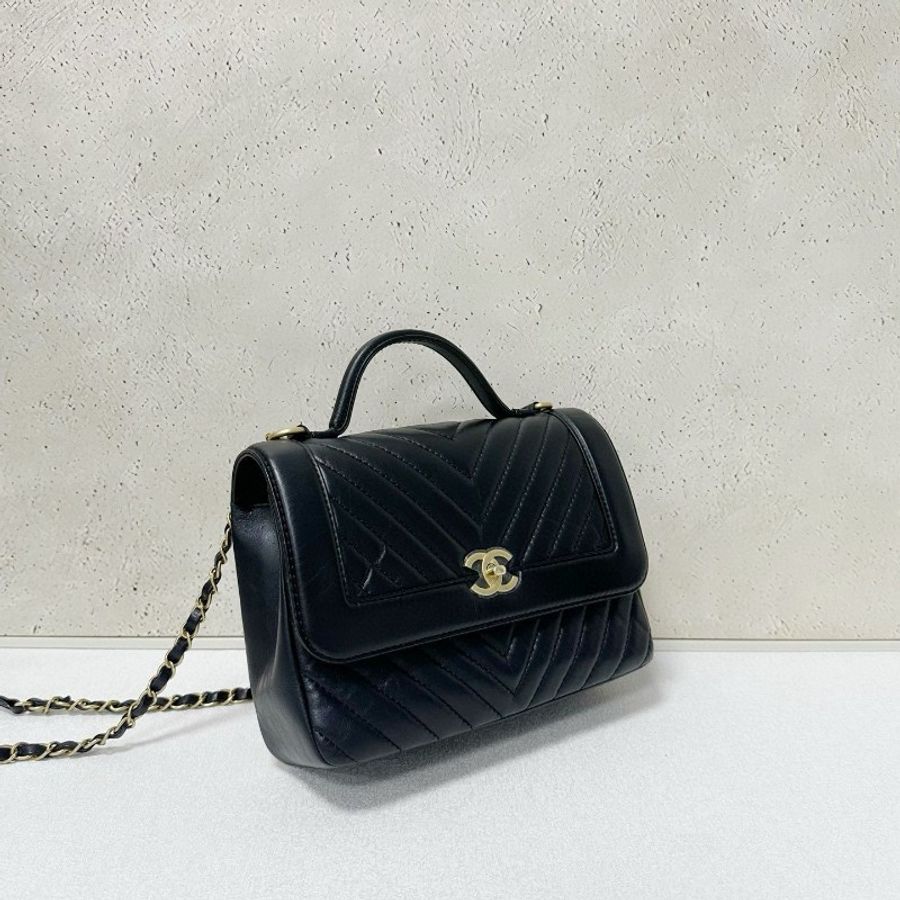 Chanel handle flap-3
