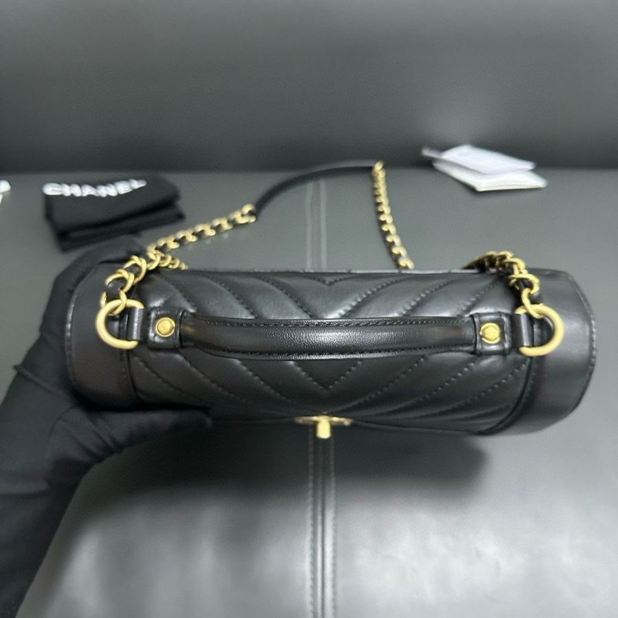 Chanel handle flap-17
