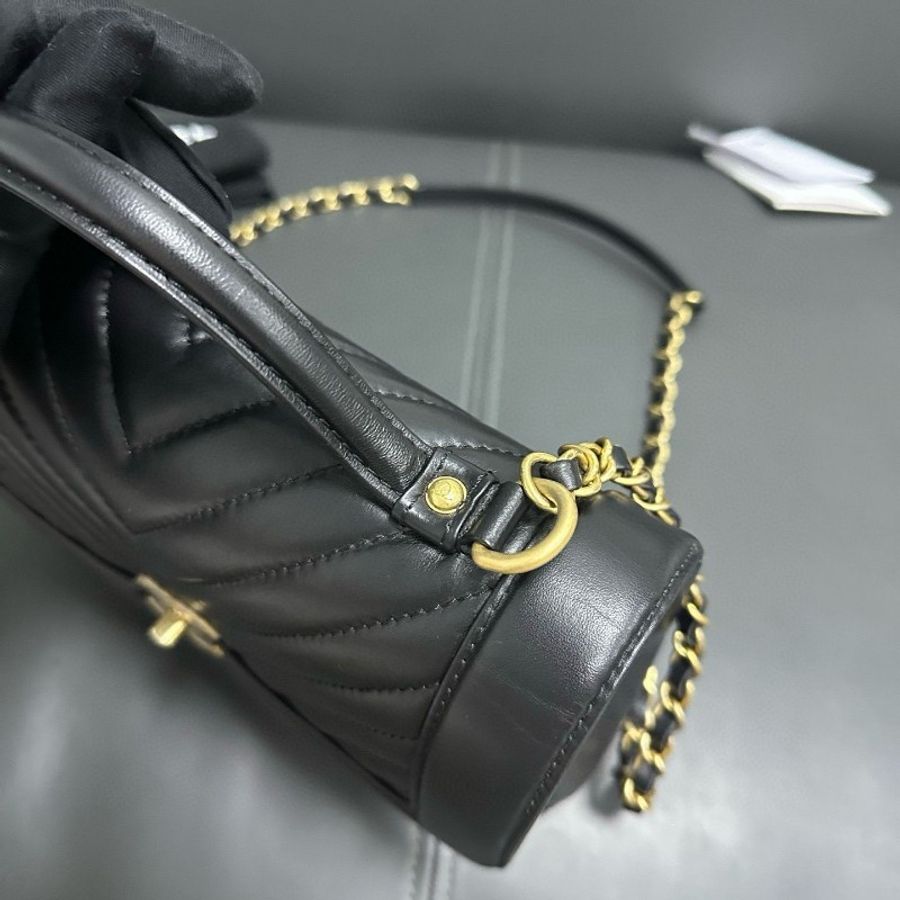Chanel handle flap-23