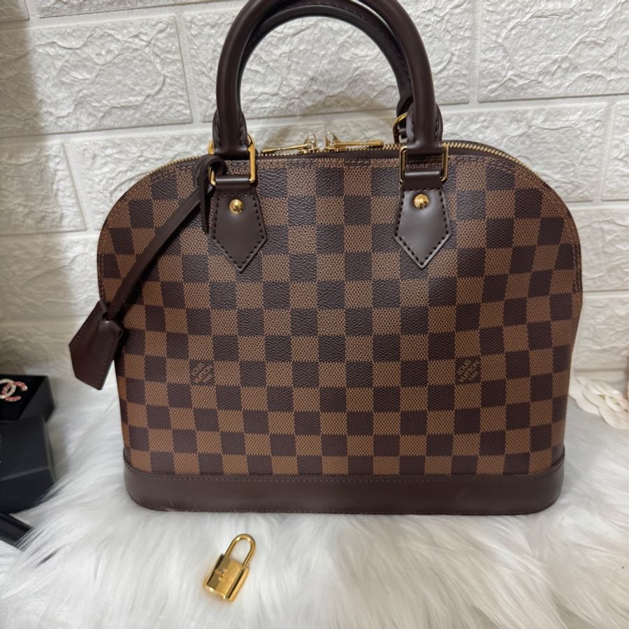 LV 咖格咖牛皮 Alma PM手提貝殼包-0