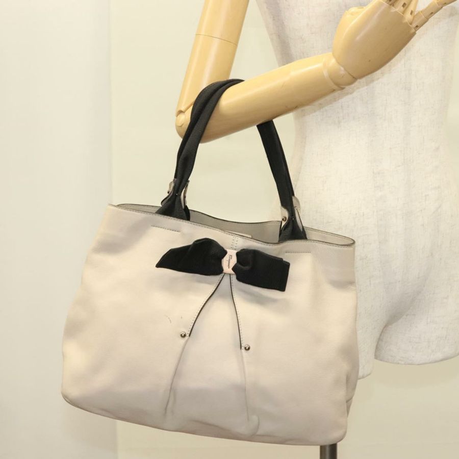 【日本直送】Salvatore Ferragamo Vala 手提包 皮革 米色 銀色 正品 BA4217-24
