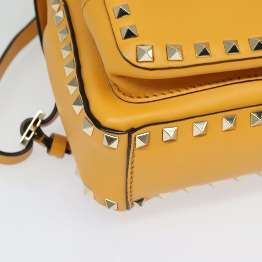【日本直送】VALENTINO 鉚釘雙肩包 皮革 黃色 銀色 正品 BA3815-8