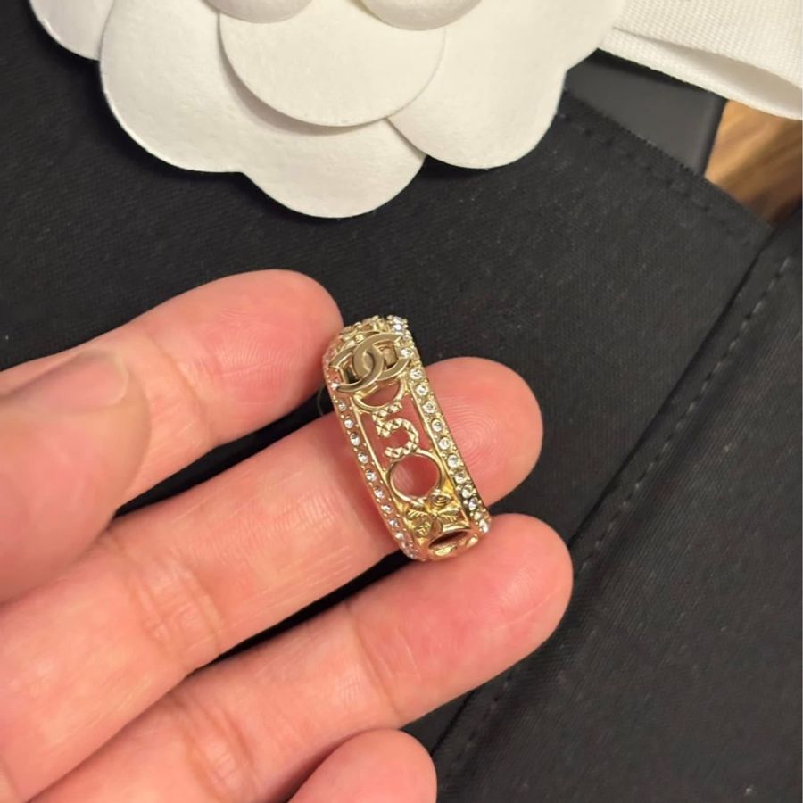 香奈兒手工坊系列 多元素鑲鑽邊環形耳環-4