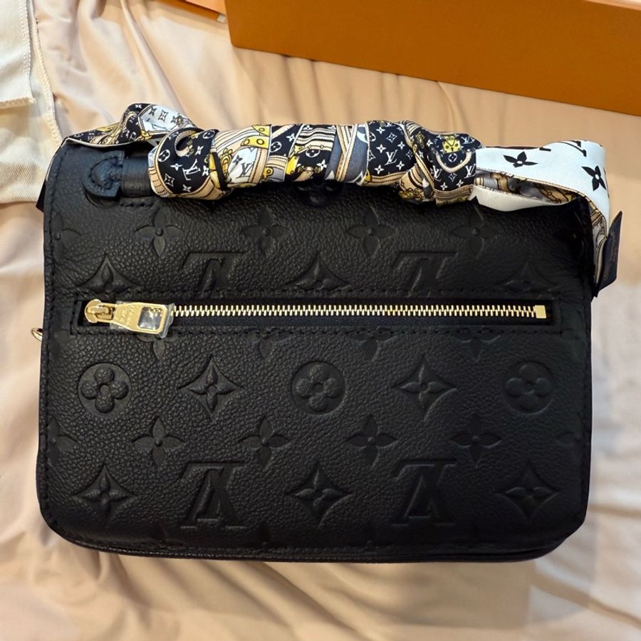 Louis Vuitton Pochette Métis East West Empreinte 黑色（全新未使用 + 原廠絲巾）-4