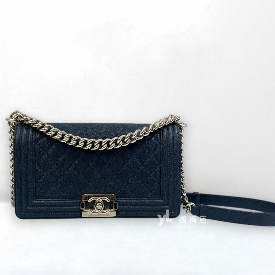 Chanel Boy深藍荔枝皮銀扣肩背包A67086-1