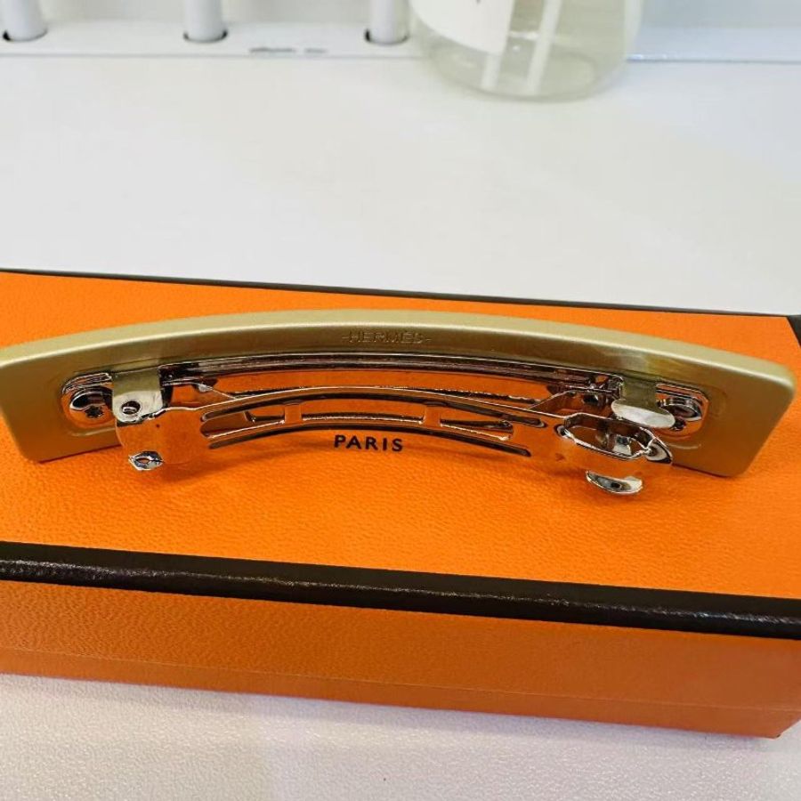Hermes Clou Medor PM hair Clip 髮夾 法國原產 熱門愛馬仕配貨 稀有金色 帶盒全套 送禮首選-1