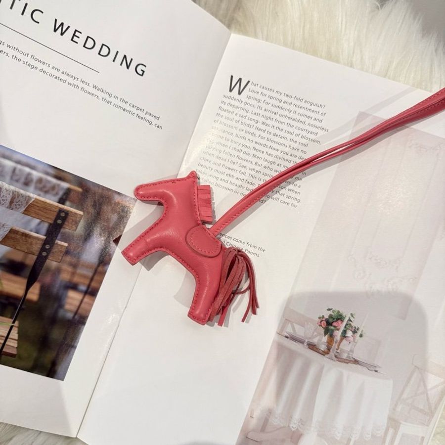Hermès 愛馬仕 小馬吊飾 (粉色)-1
