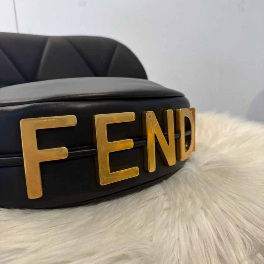 FENDI GRAPHY 月牙包 腋下包-3