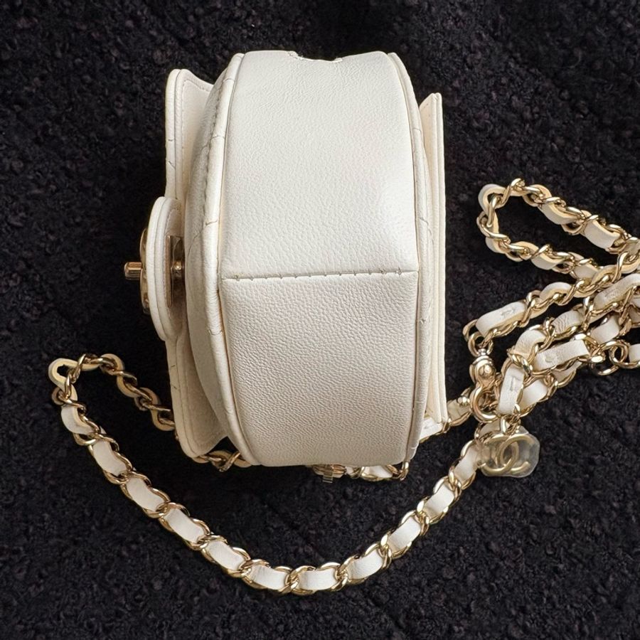 Chanel 愛心鏈帶包/腰包/斜背包 白色淡金釦-7
