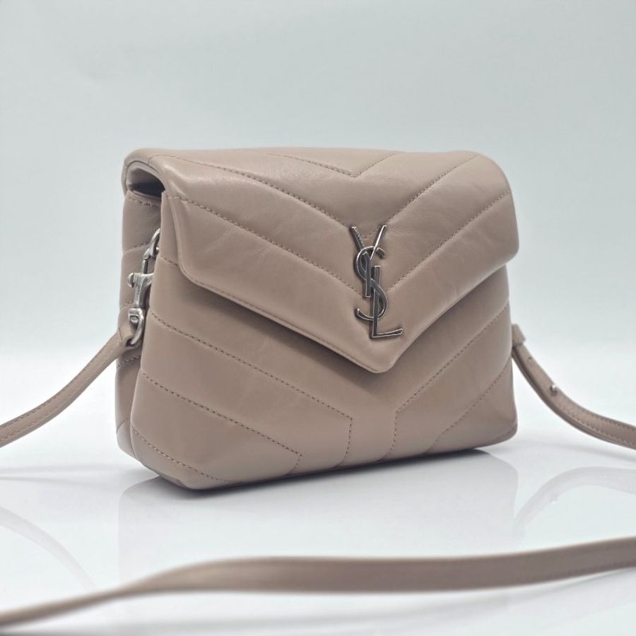 YSL Monogram Lou Lou V紋 小牛皮 斜背包-2