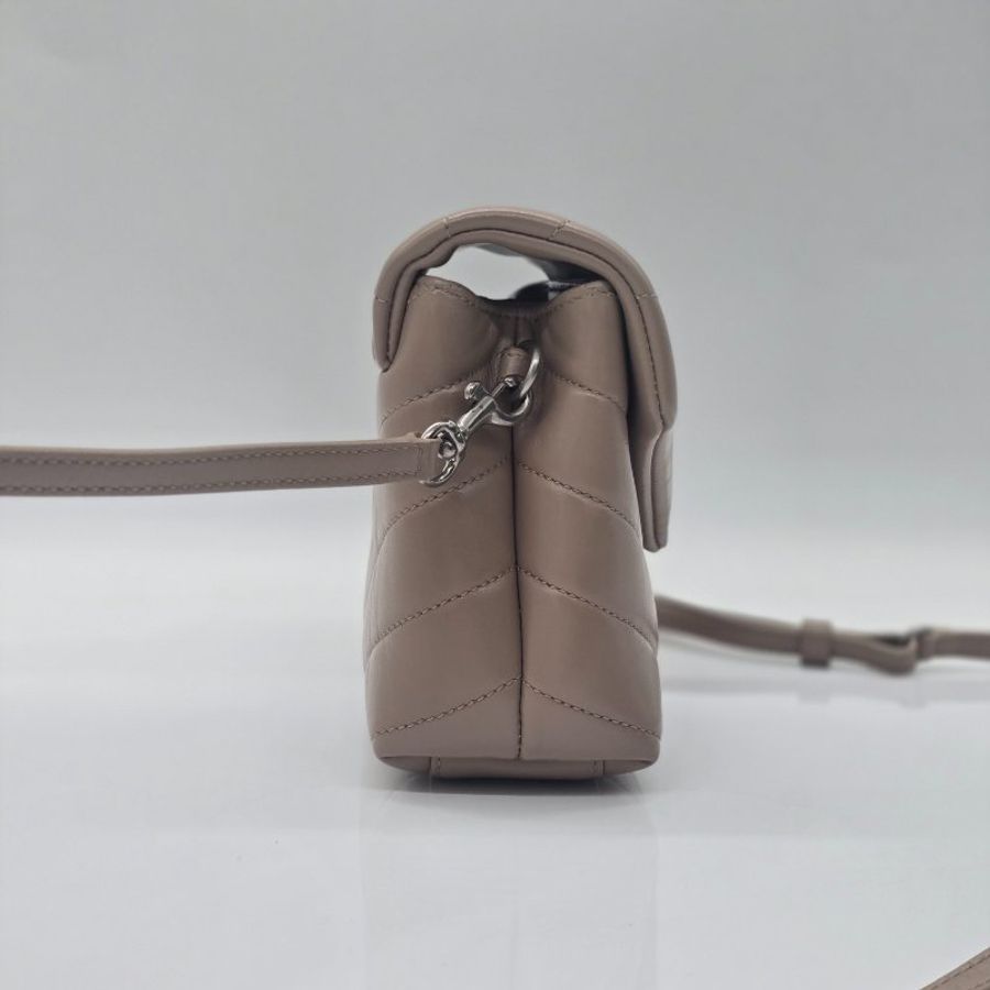 YSL Monogram Lou Lou V紋 小牛皮 斜背包-5