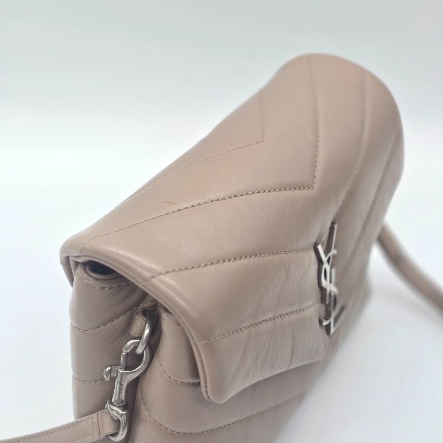 YSL Monogram Lou Lou V紋 小牛皮 斜背包-6