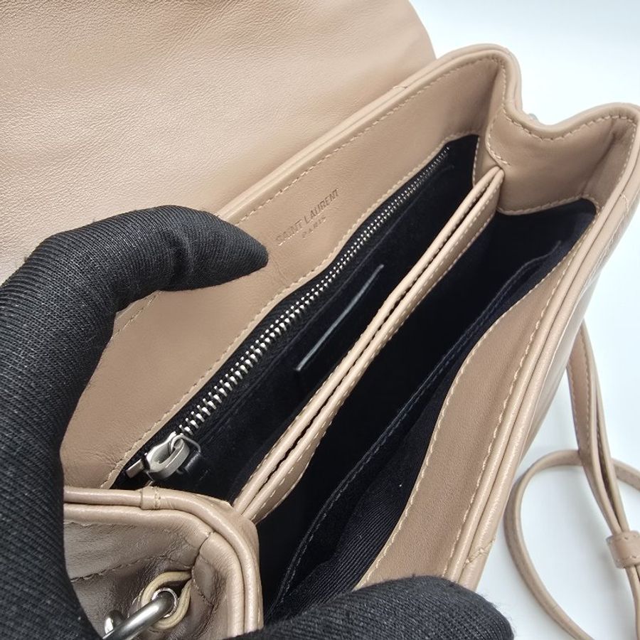 YSL Monogram Lou Lou V紋 小牛皮 斜背包-8