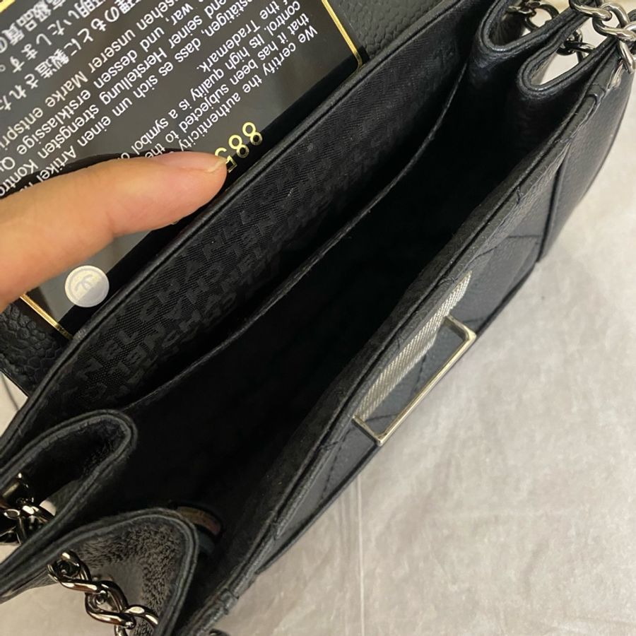 Chanel 香奈兒黑銀荔枝牛皮腋下包-7