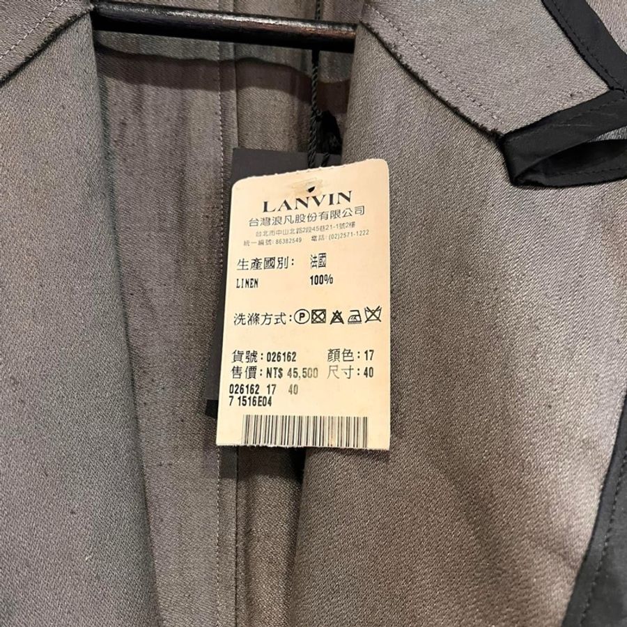 浪凡 lanvin 法國製 大劍領短版微落肩西裝外套 雙排扣 時髦 春裝 吊牌都在 45500 割愛售5880 近ㄧ折賣 男女都可以穿 ❤️吊牌都在 肩寬落肩約47cm 胸寬57衣長含領68 cm-2