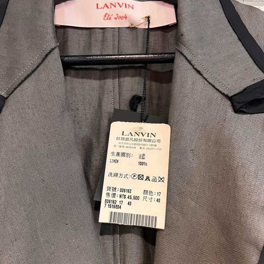 浪凡 lanvin 法國製 大劍領短版微落肩西裝外套 雙排扣 時髦 春裝 吊牌都在 45500 割愛售5880 近ㄧ折賣 男女都可以穿 ❤️吊牌都在 肩寬落肩約47cm 胸寬57衣長含領68 cm-5