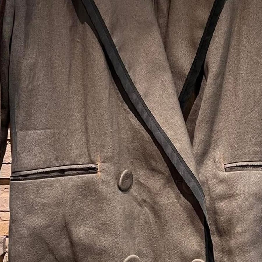 浪凡 lanvin 法國製 大劍領短版微落肩西裝外套 雙排扣 時髦 春裝 吊牌都在 45500 割愛售5880 近ㄧ折賣 男女都可以穿 ❤️吊牌都在 肩寬落肩約47cm 胸寬57衣長含領68 cm-6