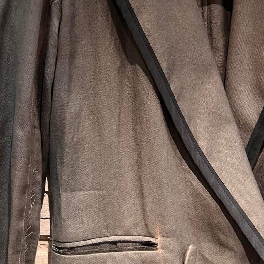 浪凡 lanvin 法國製 大劍領短版微落肩西裝外套 雙排扣 時髦 春裝 吊牌都在 45500 割愛售5880 近ㄧ折賣 男女都可以穿 ❤️吊牌都在 肩寬落肩約47cm 胸寬57衣長含領68 cm-8