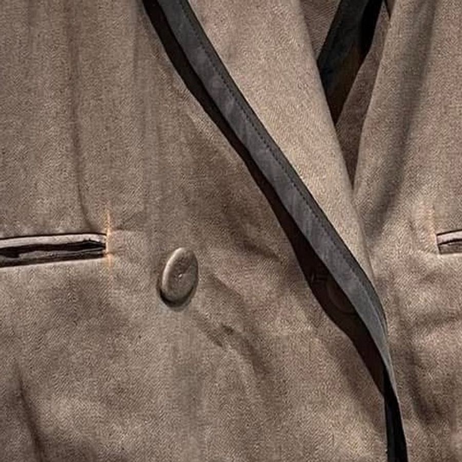 浪凡 lanvin 法國製 大劍領短版微落肩西裝外套 雙排扣 時髦 春裝 吊牌都在 45500 割愛售5880 近ㄧ折賣 男女都可以穿 ❤️吊牌都在 肩寬落肩約47cm 胸寬57衣長含領68 cm-9
