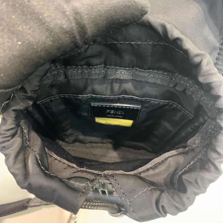 FENDI 芬迪黑色銀扣PVC斜孭袋 XA410-17
