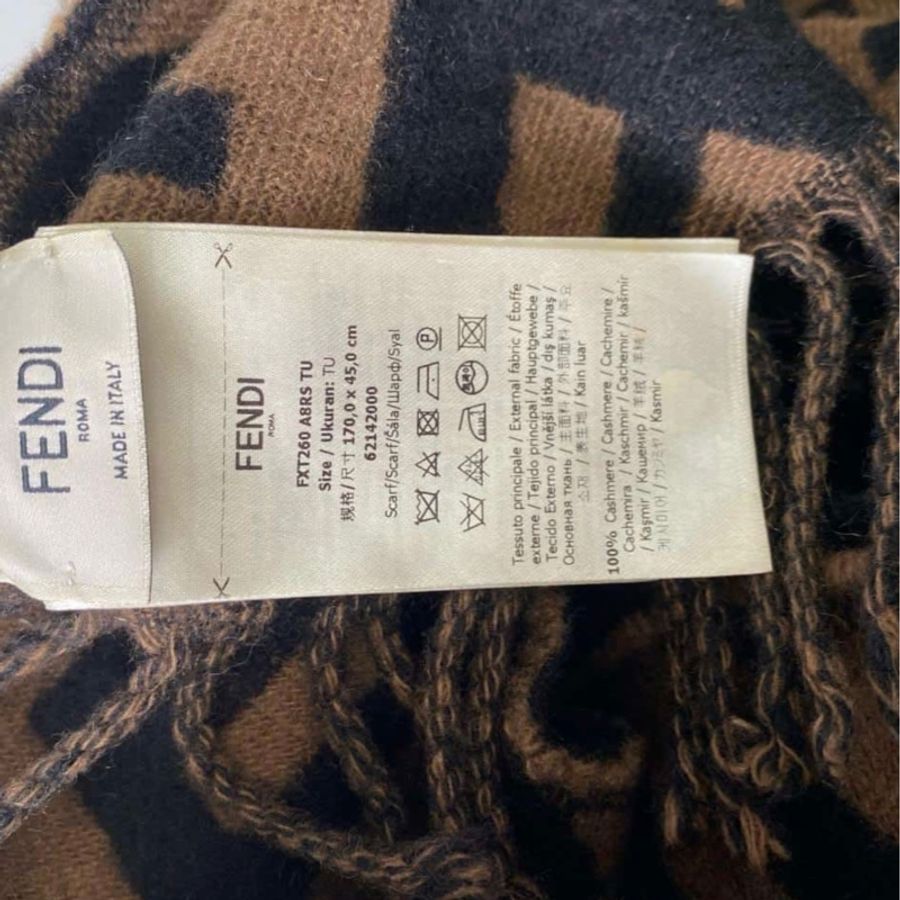 只賣到9/15 FENDI 羊絨經典老花圍巾 FXT260 披肩 流蘇-8