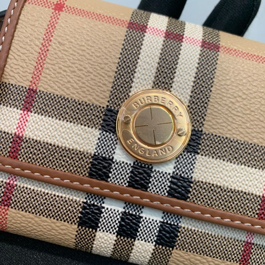 Burberry 巴寶莉米色格仔短夾 短錢包X557-11