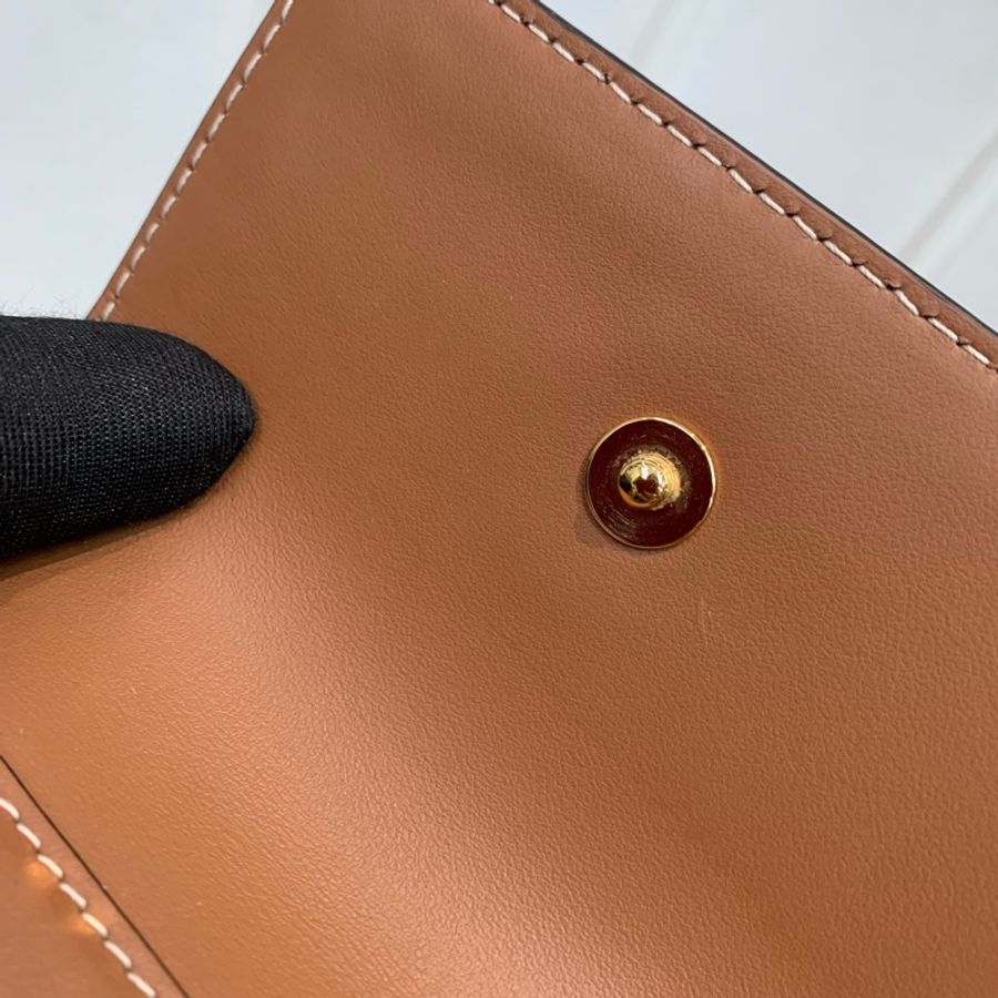Burberry 巴寶莉米色格仔短夾 短錢包X557-37