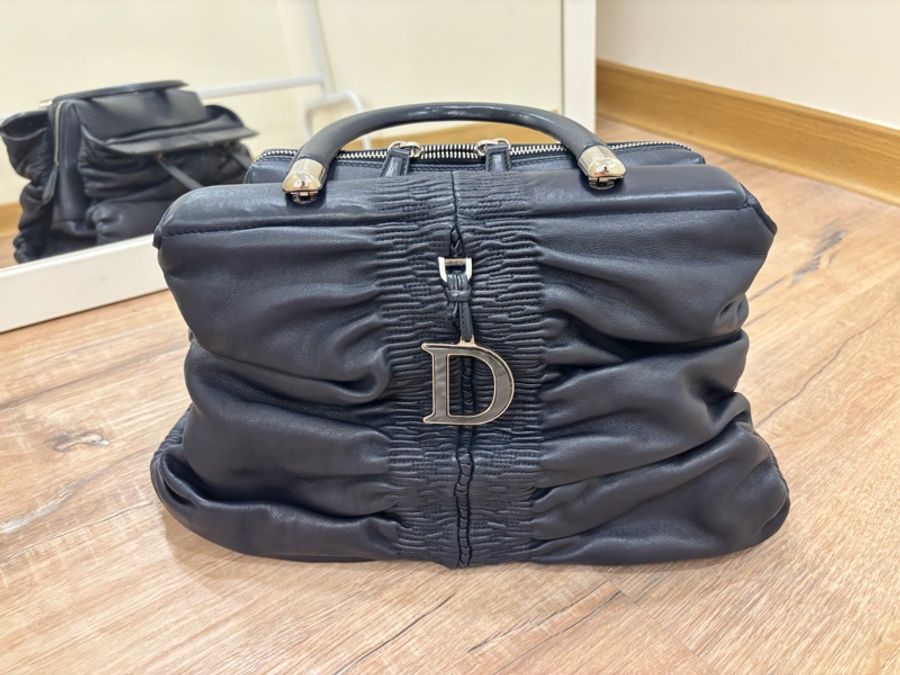 Dior超美皺摺大款秀款包(內有三層空間大)空包很輕-1