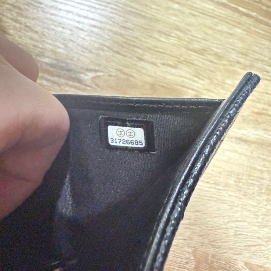 中古閒置誠可議 CHANEL 香奈兒 Boy 仿舊黑銀防刮牛皮短夾 便宜出售-11