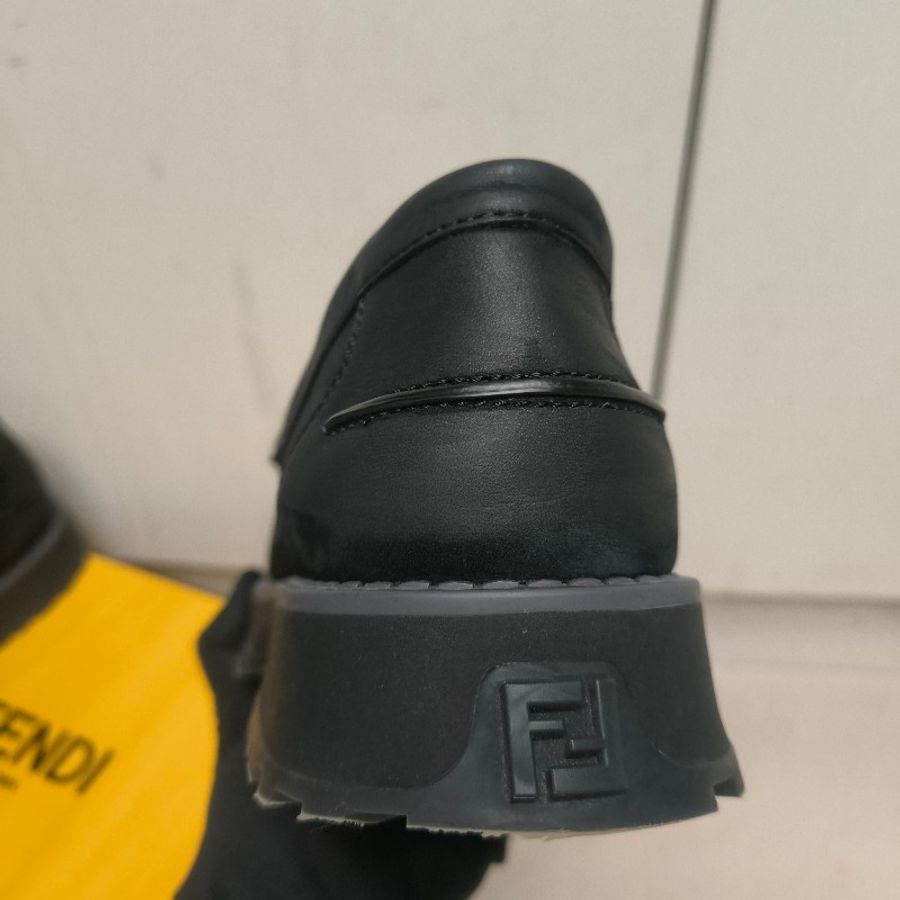 【8成新】㊣✨ FENDI✨**尺寸:8**(附盒子/防塵袋)芬迪 老花 皮革 帆布 厚底 增高 樂福鞋 懶人鞋 皮鞋/雙F/二手包/二手精品/保證正品-8