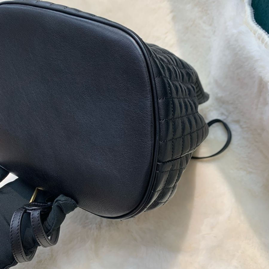 CELINE 黑色格紋水桶背包 I561EE-5
