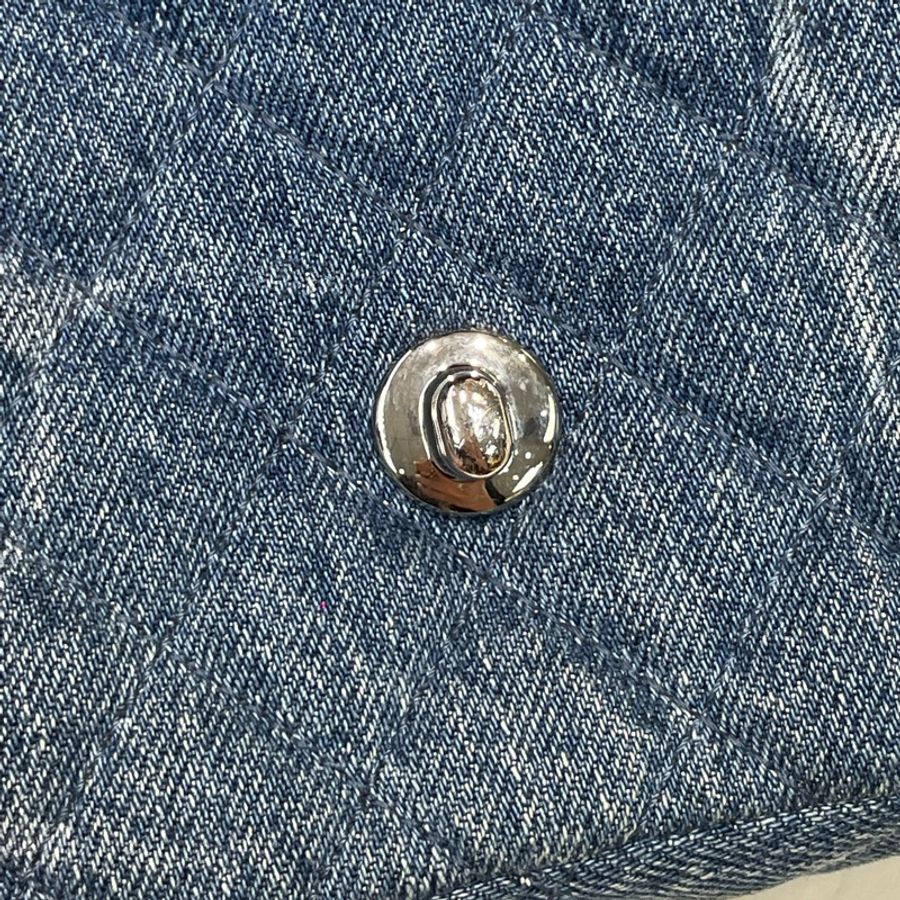 CHANEL 藍色牛仔丹寧布 mini 方胖子 I668-26