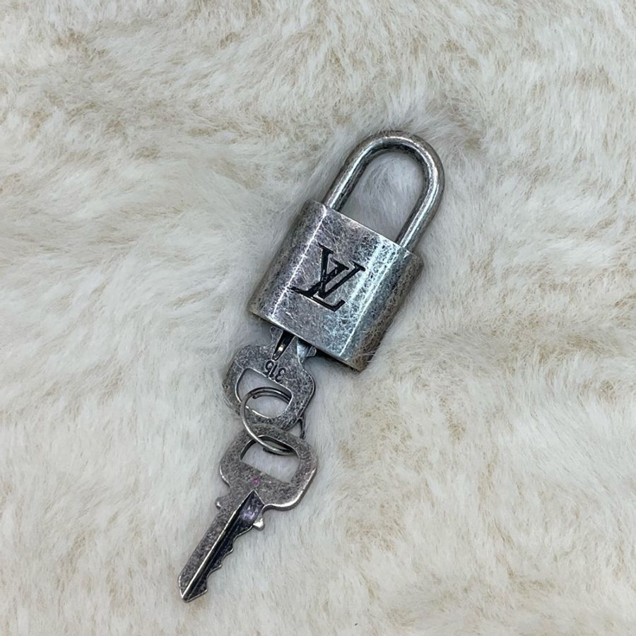 LV 黑銀色造舊鎖 I612-0